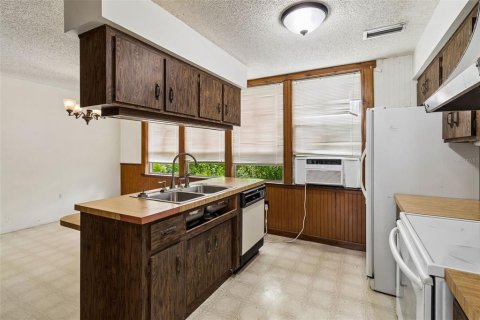 Villa ou maison à vendre à Palm Bay, Floride: 3 chambres, 178.93 m2 № 2425961 - photo 8