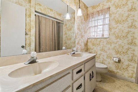 Villa ou maison à vendre à Palm Bay, Floride: 3 chambres, 178.93 m2 № 2425961 - photo 13