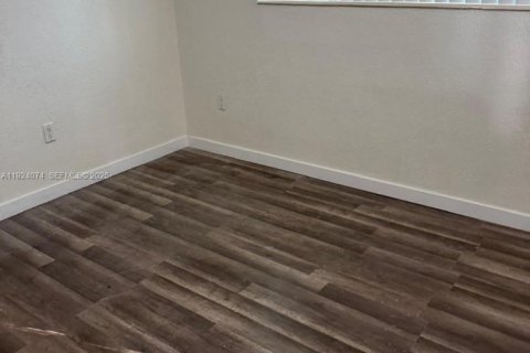 Villa ou maison à louer à Cutler Bay, Floride: 6 chambres, 189.61 m2 № 1982649 - photo 13