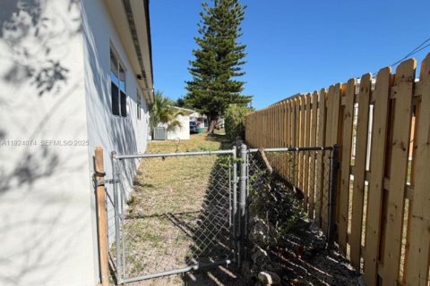 Villa ou maison à louer à Cutler Bay, Floride: 6 chambres, 189.61 m2 № 1982649 - photo 7
