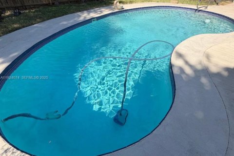 Villa ou maison à louer à Cutler Bay, Floride: 6 chambres, 189.61 m2 № 1982649 - photo 21