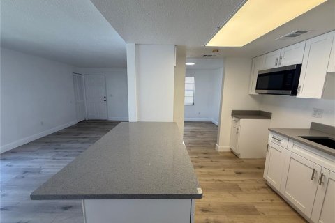 Copropriété à louer à Oldsmar, Floride: 3 chambres, 92.9 m2 № 2098000 - photo 10