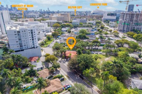 Снять в аренду квартиру в Майами, Флорида 53.88м2, № 2006612 - фото 24