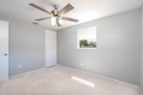 House in Largo, Florida 4 bedrooms, 113.25 sq.m. № 1733565 - photo 17