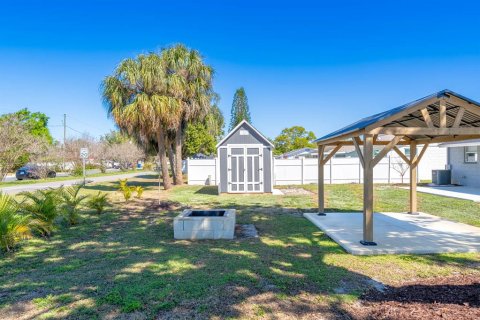 House in Largo, Florida 4 bedrooms, 113.25 sq.m. № 1733565 - photo 29