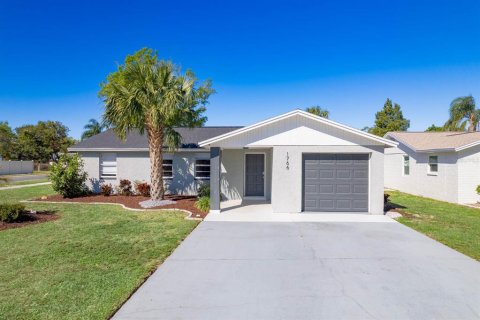 House in Largo, Florida 4 bedrooms, 113.25 sq.m. № 1733565 - photo 1