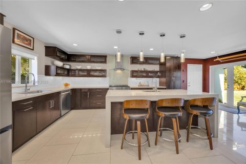 Casa en venta en Pinecrest, Florida, 2 dormitorios, 180.42 m2 № 2024087 - foto 10