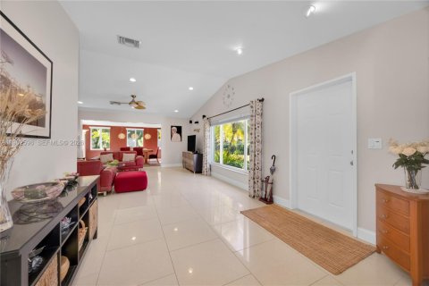 Casa en venta en Pinecrest, Florida, 2 dormitorios, 180.42 m2 № 2024087 - foto 5