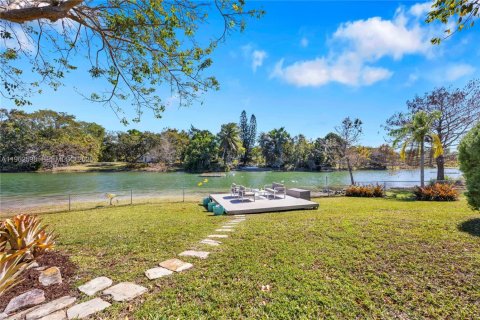 Casa en venta en Pinecrest, Florida, 2 dormitorios, 180.42 m2 № 2024087 - foto 23