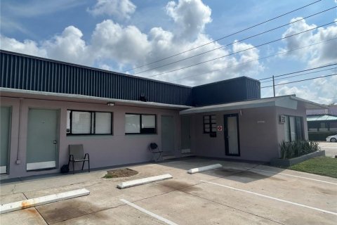 Immobilier commercial à vendre à Winter Park, Floride: 318.65 m2 № 2420257 - photo 2