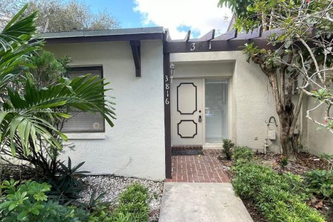 Touwnhouse à Miramar, Floride 2 chambres, 98.48 m2 № 2048395