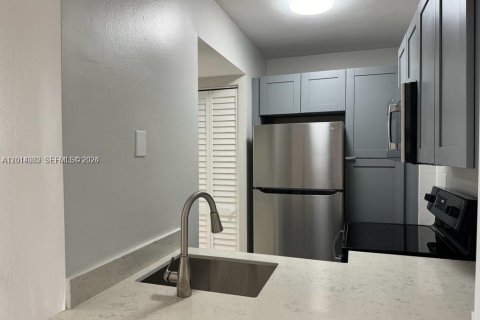 Condominio en venta en Miami, Florida, 2 dormitorios, 80.82 m2 № 2076376 - foto 5