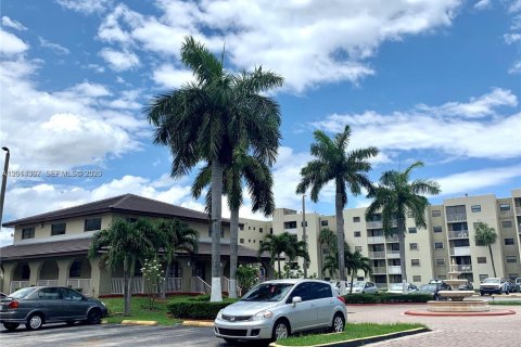 Condominio en venta en Miami, Florida, 2 dormitorios, 80.82 m2 № 2076376 - foto 2