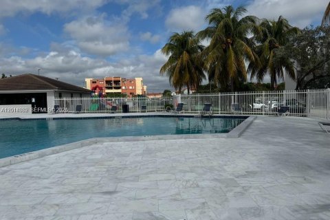 Condominio en venta en Miami, Florida, 2 dormitorios, 80.82 m2 № 2076376 - foto 18
