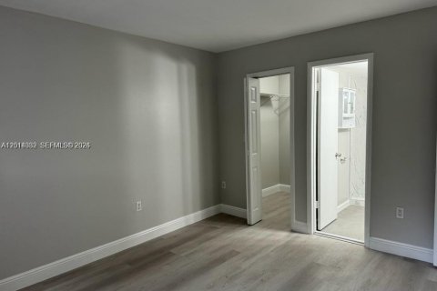 Condominio en venta en Miami, Florida, 2 dormitorios, 80.82 m2 № 2076376 - foto 9