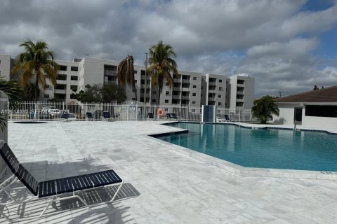 Condominio en venta en Miami, Florida, 2 dormitorios, 80.82 m2 № 2076376 - foto 16