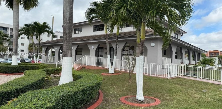 Condominio en Miami, Florida, 2 dormitorios  № 2076376