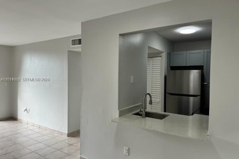Condominio en venta en Miami, Florida, 2 dormitorios, 80.82 m2 № 2076376 - foto 7