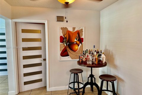 House in Plantation, Florida 4 bedrooms, 234.76 sq.m. № 1999580 - photo 18