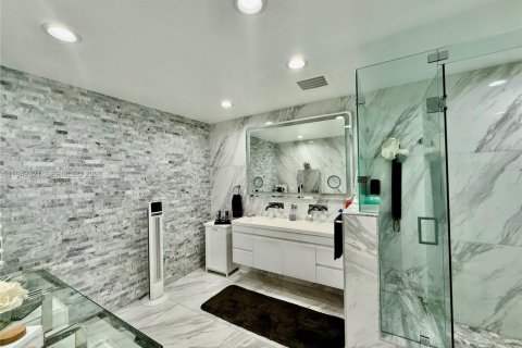 House in Plantation, Florida 4 bedrooms, 234.76 sq.m. № 1999580 - photo 24