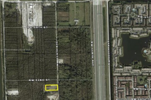 Commercial property in Doral, Florida № 2016764