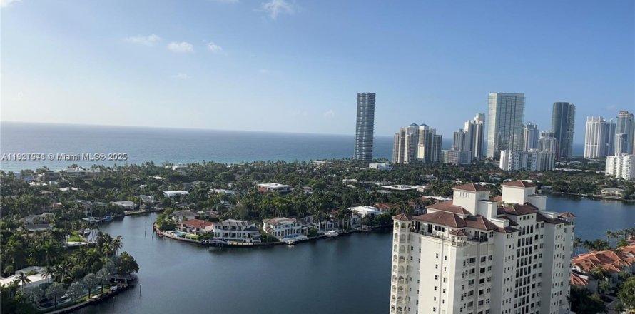 Кондоминиум с 3 спальнями в Авентура, Флорида № 1975875