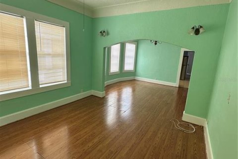 House in Tampa, Florida 3 bedrooms, 140.47 sq.m. № 1914697 - photo 3