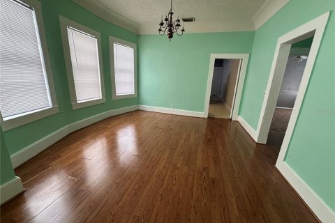 House in Tampa, Florida 3 bedrooms, 140.47 sq.m. № 1914697 - photo 4