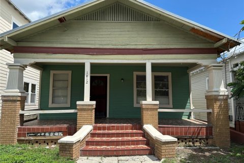 House in Tampa, Florida 3 bedrooms, 140.47 sq.m. № 1914697 - photo 1