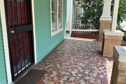 House in Tampa, Florida 3 bedrooms, 140.47 sq.m. № 1914697 - photo 2