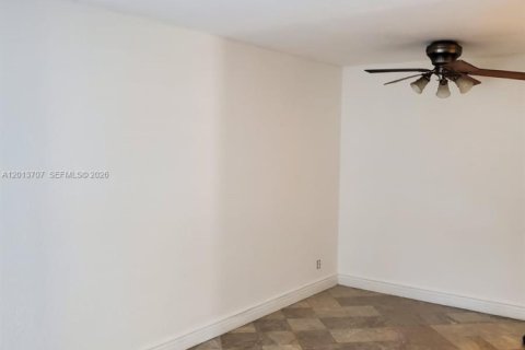 Condominio en Coral Springs, Florida, 2 dormitorios  № 2075899