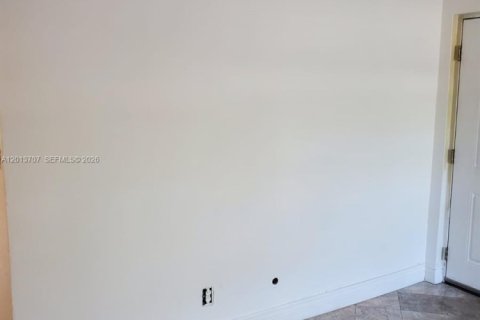 Condominio en alquiler en Coral Springs, Florida, 2 dormitorios, 74.32 m2 № 2075899 - foto 4