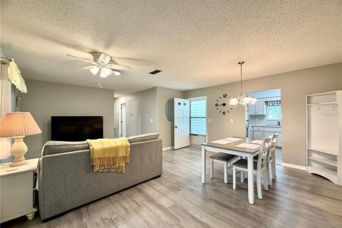 Villa ou maison à vendre à Summerfield, Floride: 2 chambres, 91.97 m2 № 2150046 - photo 5