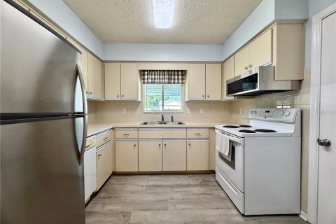 Villa ou maison à vendre à Summerfield, Floride: 2 chambres, 91.97 m2 № 2150046 - photo 8