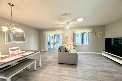Villa ou maison à vendre à Summerfield, Floride: 2 chambres, 91.97 m2 № 2150046 - photo 4
