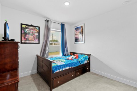 House in Port St. Lucie, Florida 4 bedrooms, 197.6 sq.m. № 2254324 - photo 27