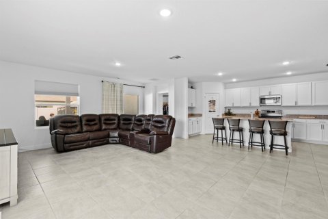 House in Port St. Lucie, Florida 4 bedrooms, 197.6 sq.m. № 2254324 - photo 14