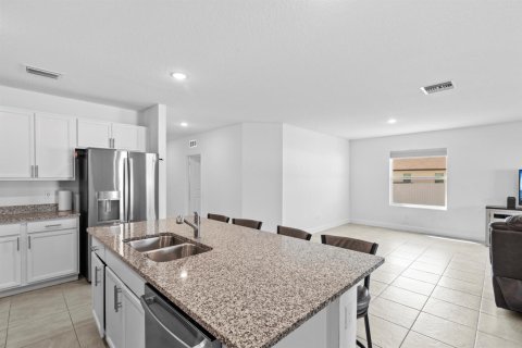 House in Port St. Lucie, Florida 4 bedrooms, 197.6 sq.m. № 2254324 - photo 19
