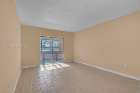 Купить кондоминиум в Майами, Флорида 1 спальня, 78.97м2, № 2073743 - фото 9