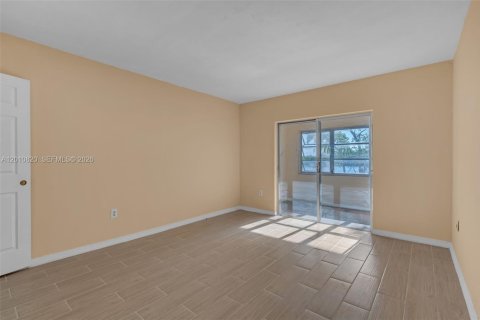 Купить кондоминиум в Майами, Флорида 1 спальня, 78.97м2, № 2073743 - фото 10