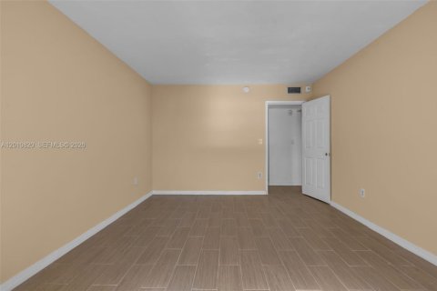 Купить кондоминиум в Майами, Флорида 1 спальня, 78.97м2, № 2073743 - фото 8