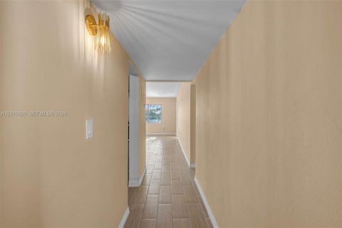 Купить кондоминиум в Майами, Флорида 1 спальня, 78.97м2, № 2073743 - фото 3