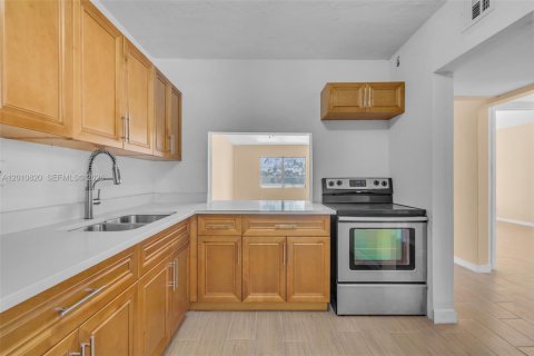 Купить кондоминиум в Майами, Флорида 1 спальня, 78.97м2, № 2073743 - фото 2