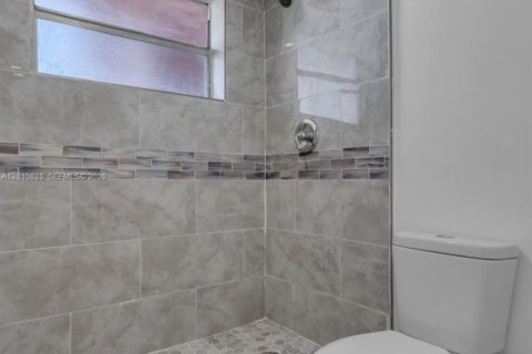 Купить кондоминиум в Майами, Флорида 1 спальня, 78.97м2, № 2073743 - фото 12
