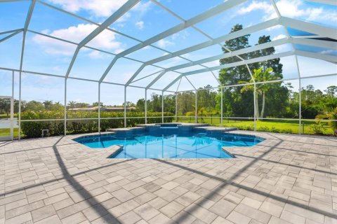 House in Bradenton, Florida 4 bedrooms, 329.43 sq.m. № 1771438 - photo 3