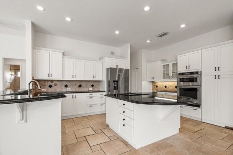 House in Bradenton, Florida 4 bedrooms, 329.43 sq.m. № 1771438 - photo 16