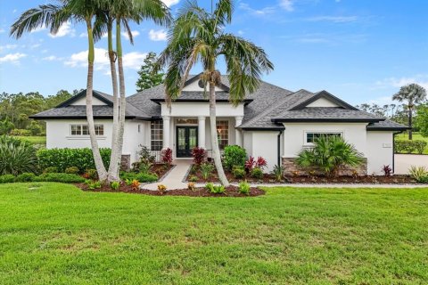 House in Bradenton, Florida 4 bedrooms, 329.43 sq.m. № 1771438 - photo 1