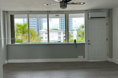 Copropriété à vendre à Miami Beach, Floride: 2337.7 m2 № 1999576 - photo 6