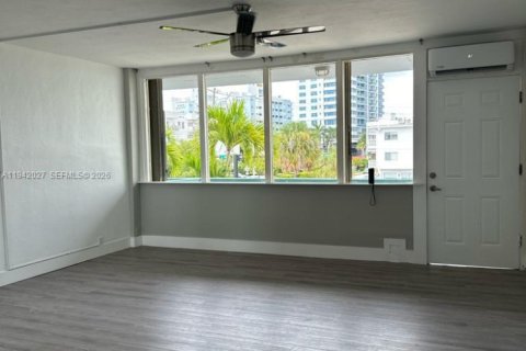 Copropriété à vendre à Miami Beach, Floride: 2337.7 m2 № 1999576 - photo 5