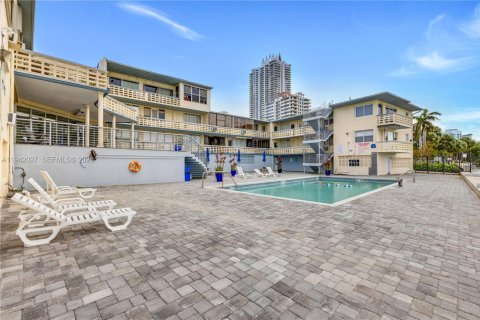 Copropriété à vendre à Miami Beach, Floride: 2337.7 m2 № 1999576 - photo 22